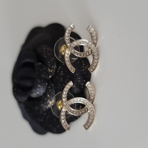 CHANEL Jewelry - 🦋Chanel🦋 CC Stud Earrings